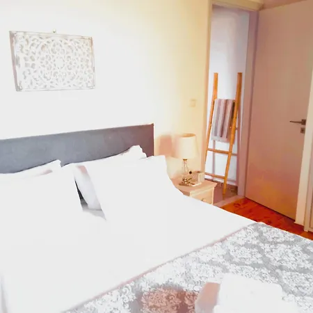 Pine House With Sea View Appartement Lefkáda